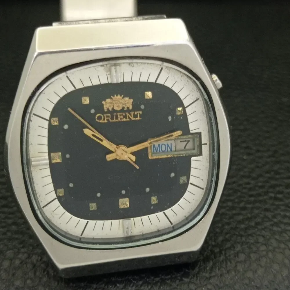 Vintage 1989 Square Orient Automatic Mens Silver Watch W/daydate